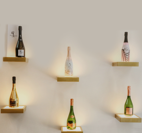 Exposition de bouteilles de champagne